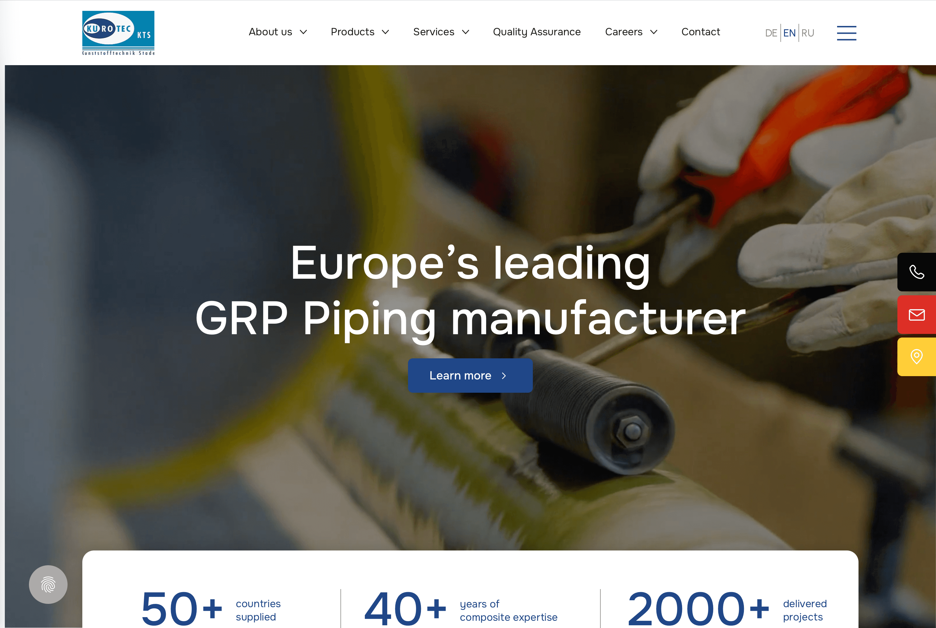 Главная страница сайта Kurotec KTS с героическим баннером о ведущем европейском производителе GRP-труб.